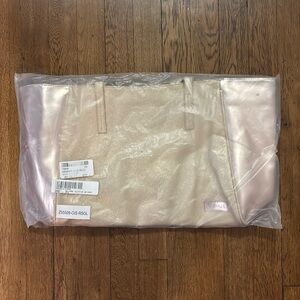 🆕 NWT Pink and Metallic Tote Bag, Flat Bottom